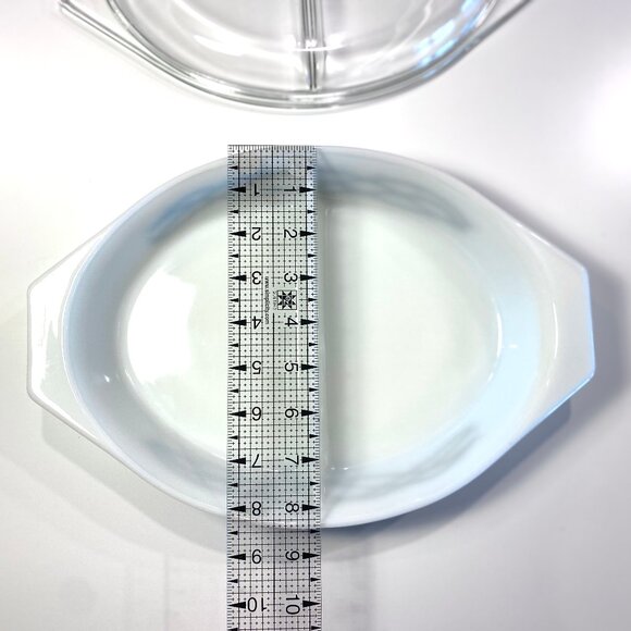 Vintage Pyrex Barbed Wire Cinderella Divided Oval Casserole 1-1/2 quart Dish - Picture 10 of 12